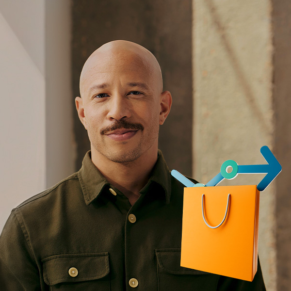 Portrait of a retail decision-maker - stands for customer-centric strategies, digital shopping experiences and the successful use of CRM and CX solutions in the retail environment.