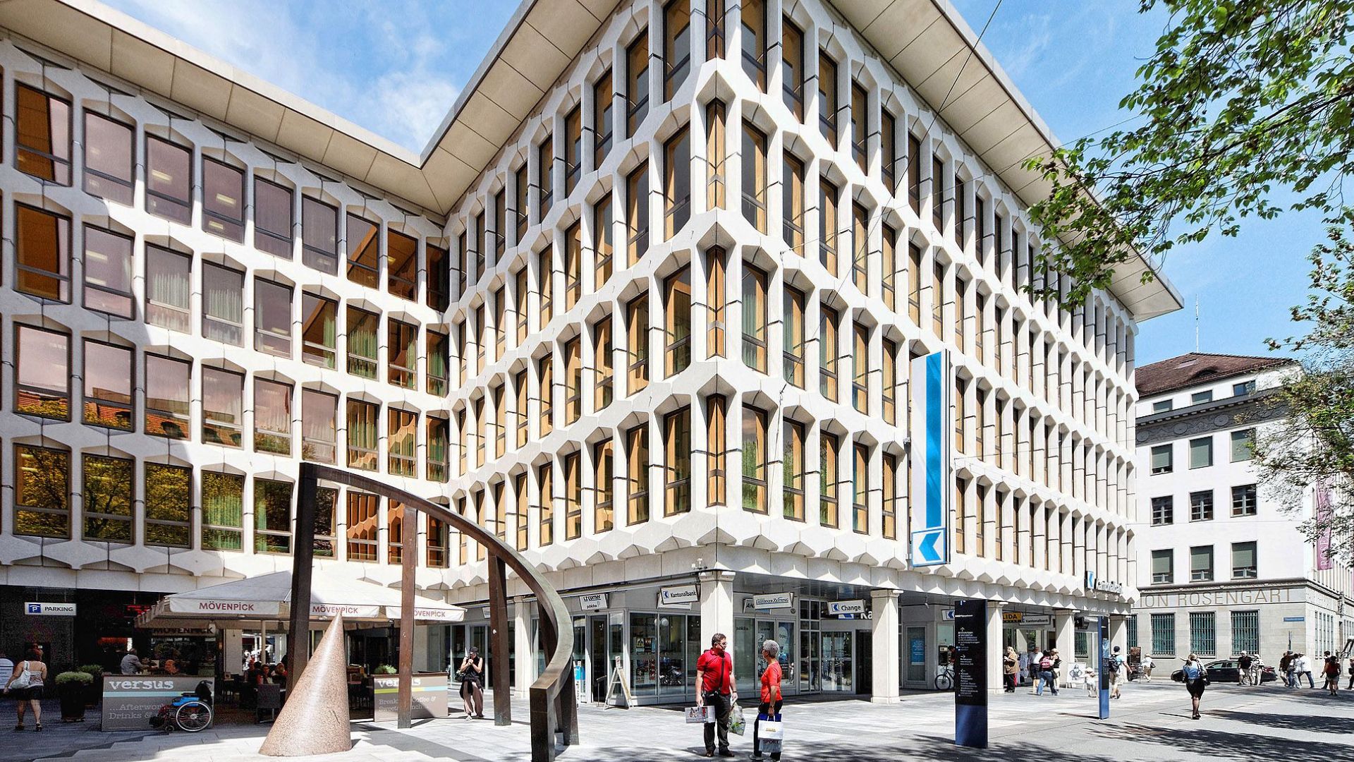 Exterior view of Luzerner Kantonalbank (LUKB) in Lucerne – a BSI Software banking customer using the BSI Customer Suite to deliver a seamless customer experience.